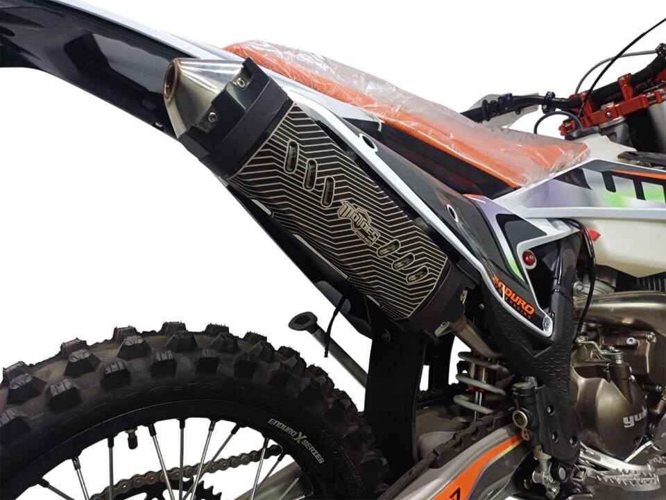 Yuki 2025 250 için Egzoz Tüp Koruma