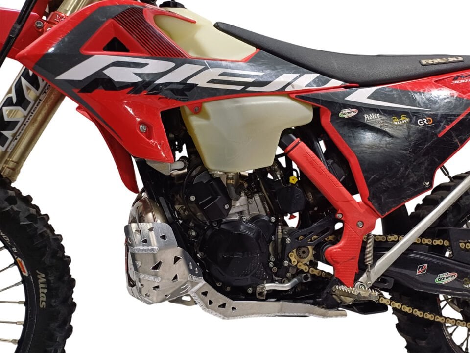 RIEJU 250/300 2T 2025-2026 için Boru Korumalı Darbe Plakası