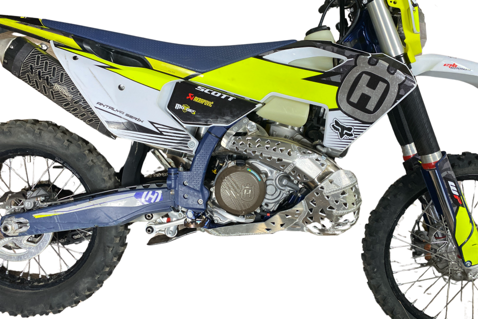 KTM HUSKY GASGAS 2T 2023-2026 Salyangoz Koruma Üst Uzatma BLACK