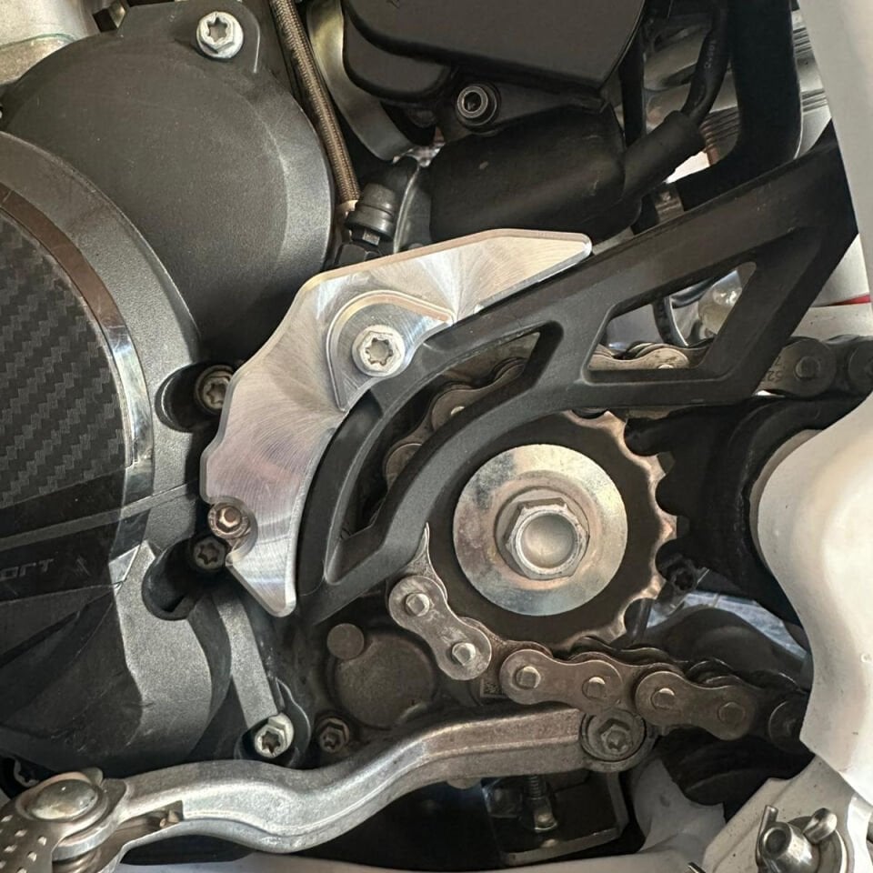 KTM 250 300 EXC XCW XC SX 2023-2026 için Zincir Koruyucu