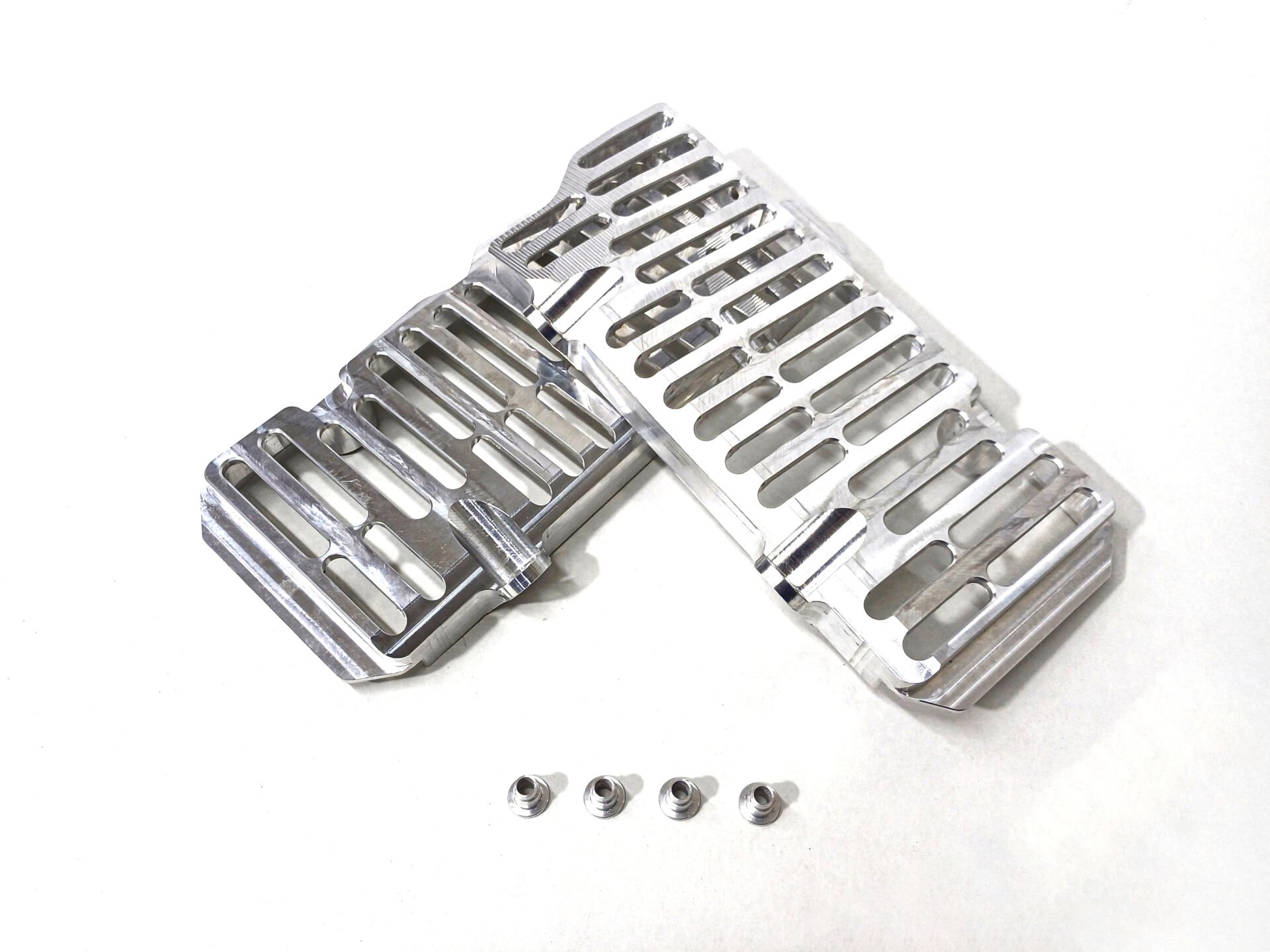 Sherco 2025 Radyatör Koruması – Katı Alüminyum Levhadan CNC İşlenmiş