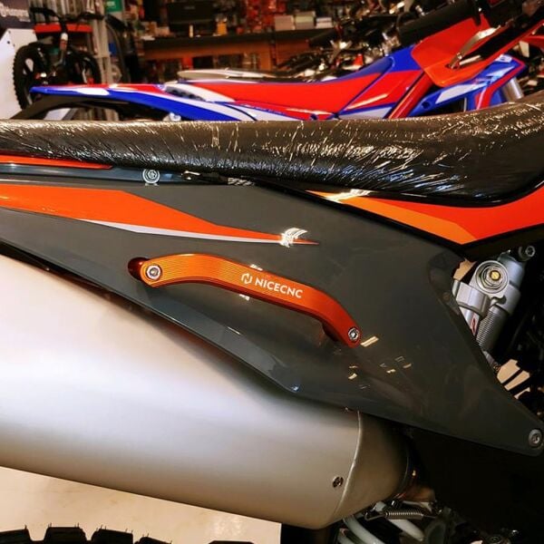 KTM 350 500 EXC-F 2020-2023 İçin Arka Tutma Kolu