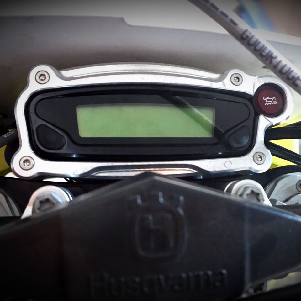 Husqvarna 2016-2023 için Motoes Saat Koruma GREY