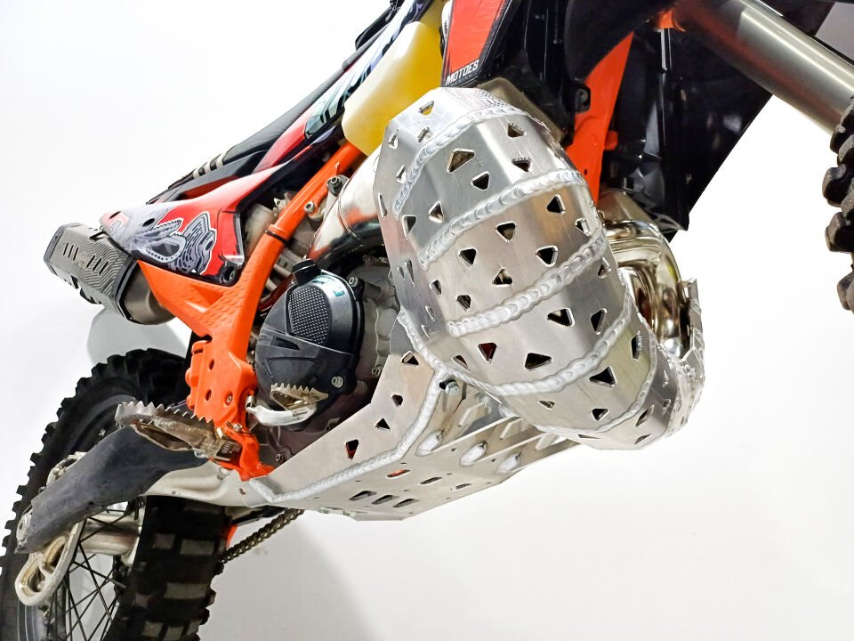 KTM/Husky/GasGas 250/300 TBI 2T (FMF GNARLY) için Karter ve Salyangoz Koruma Link Koruma Dahil değil - SİYAH