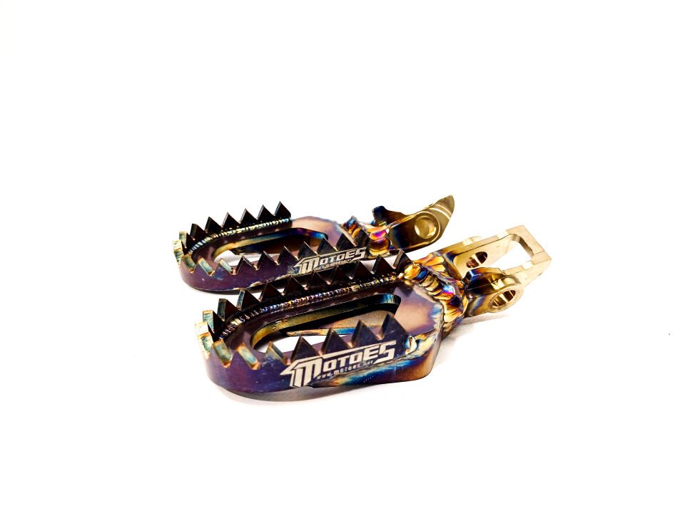 Motoes Paslanmaz Çelik Özel Ofset Pozisyonlu Ayaklık Gasgas 2021-2023 Modelleri İçin OEM STANDART