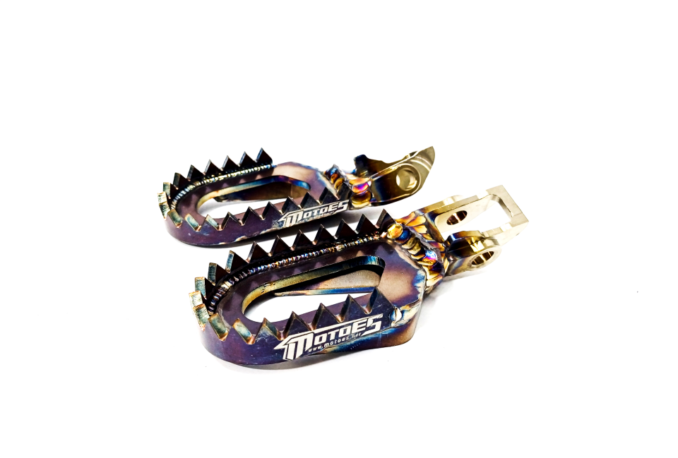 Motoes Paslanmaz Çelik Özel Ofset Pozisyonlu Ayaklık Gasgas 2021-2023 Modelleri İçin OEM STANDART