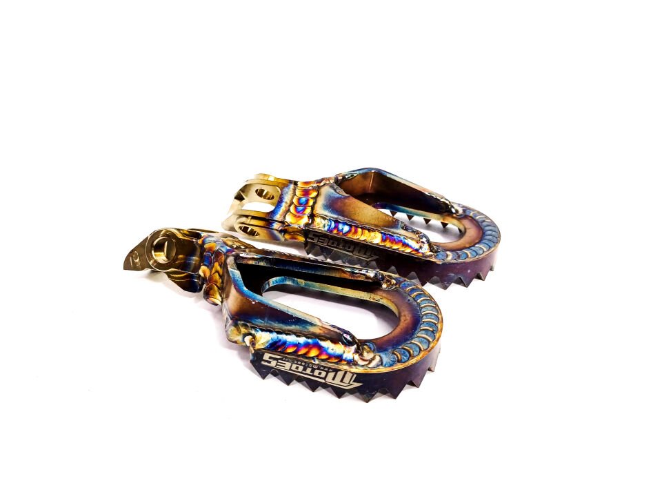 Motoes Paslanmaz Çelik Özel Ofset Pozisyonlu Ayaklık Husqvarna 2017-2023 10 MM DOWN - 10 MM BACK