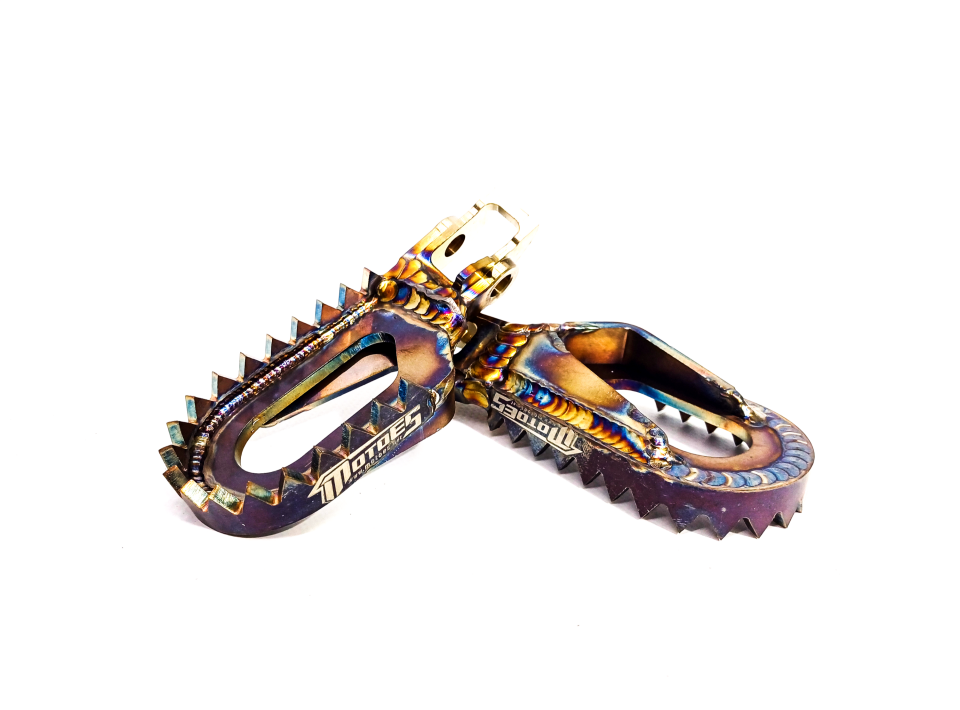 Motoes Paslanmaz Çelik Özel Ofset Pozisyonlu Ayaklık Husqvarna 2017-2023 OEM STANDART