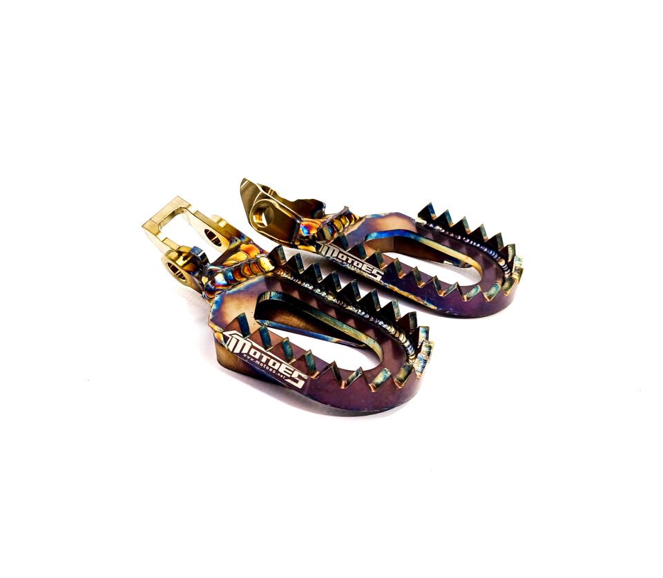 Motoes Paslanmaz Çelik Özel Ofset Pozisyonlu Ayaklık KTM 2017-2023 Modelleri İçin 5 MM DOWN - 10 MM BACK