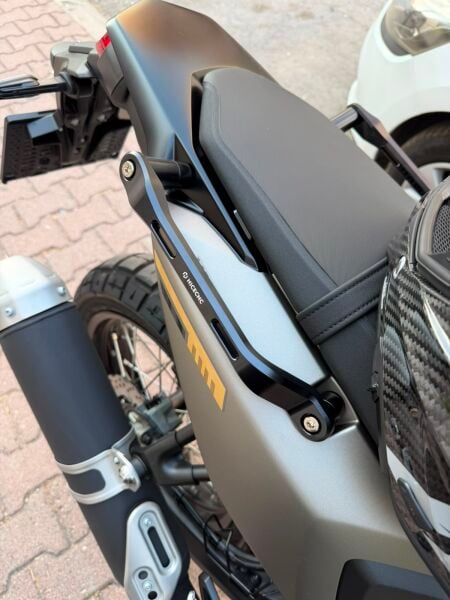 Yamaha Tenere 700 / XTZ700 2019-2026 İçin Geliştirilmiş Arka Yolcu Tutma Kolu Seti