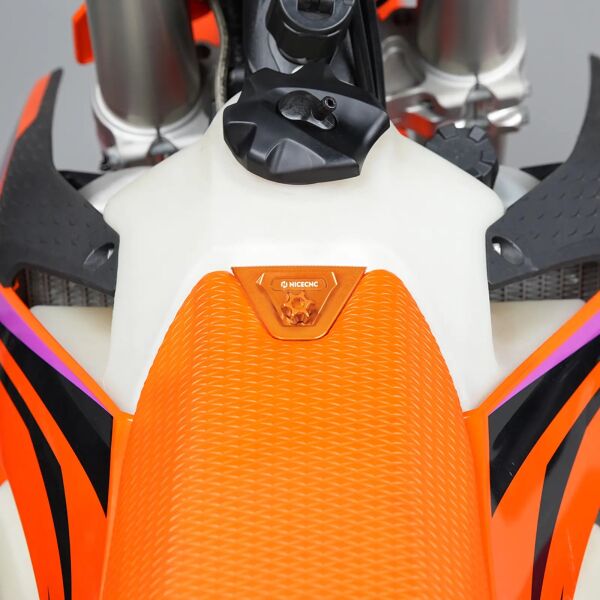 KTM 125-450 XC SX XC-F SX-F 23-26 ve 150-500 EXC XC-W 24-26 için Sele Bağlantı Kapağı Kiti