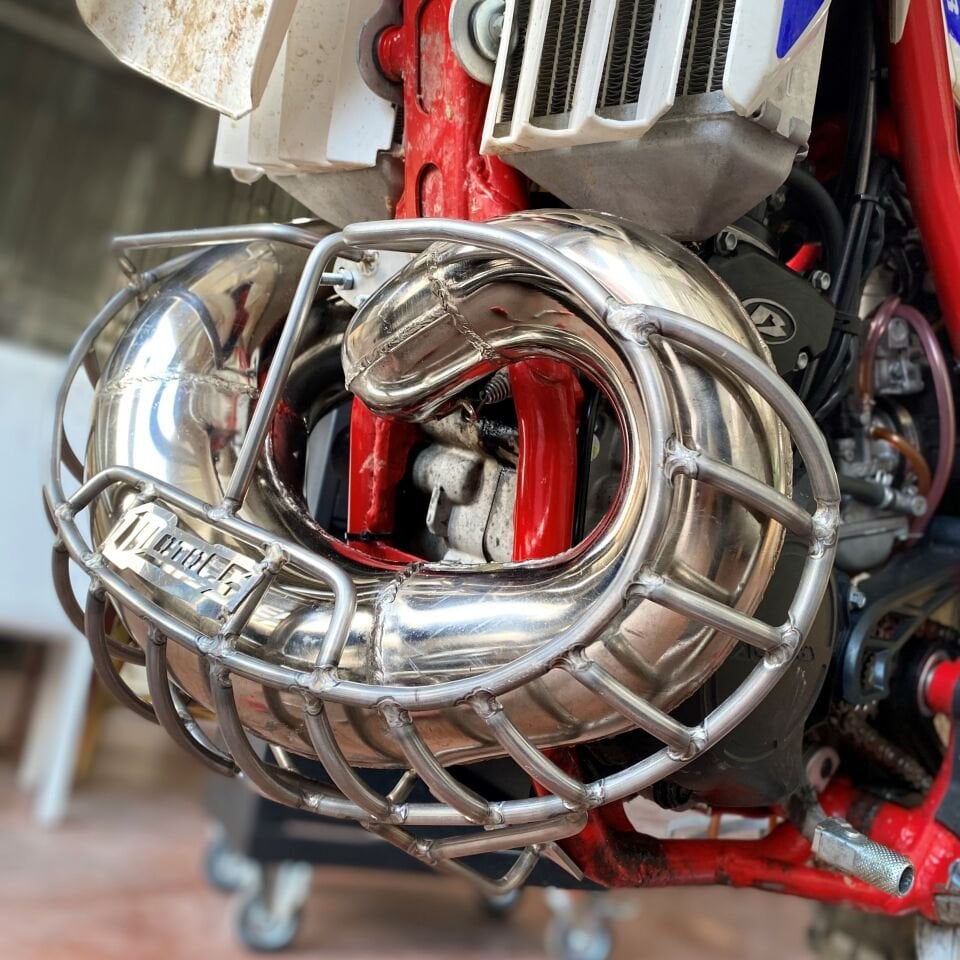 BETA XTRAINER FMF 2017-2025 Salyangoz Egzoz için Tel Koruma