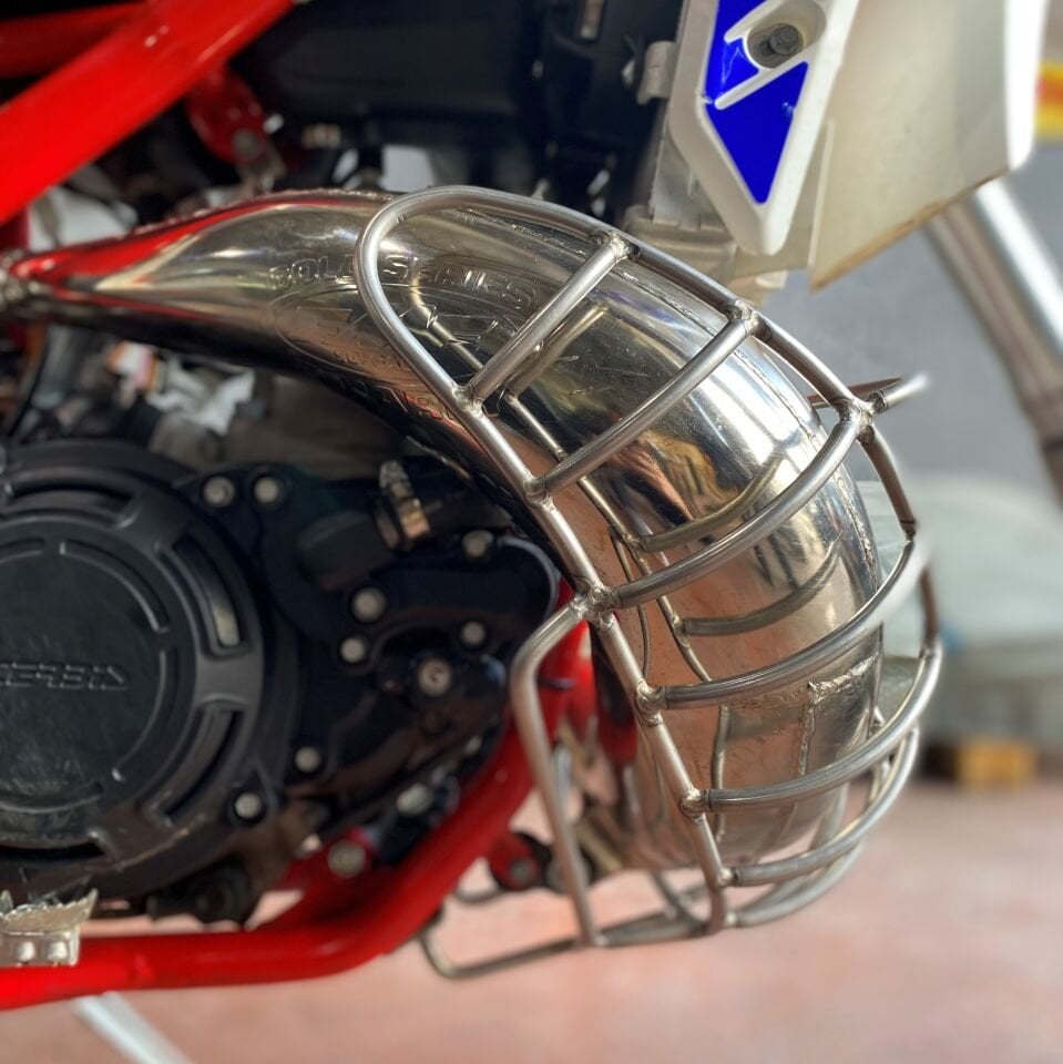 BETA XTRAINER FMF 2017-2025 Salyangoz Egzoz için Tel Koruma