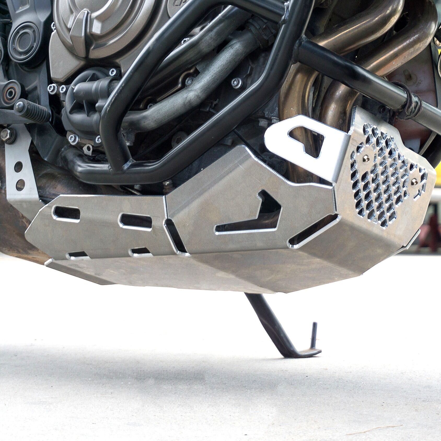 Yamaha MT-07 MT07 Tracer 2016-19 Gümüş Boru Korumalı Koruma Plakası