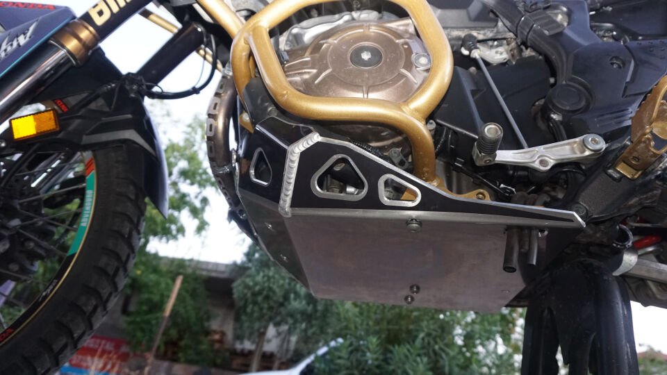 Honda CRF1000L Africa Twin 2016-17-18-19 Egzoz Korumalı Motor Koruma Plakası