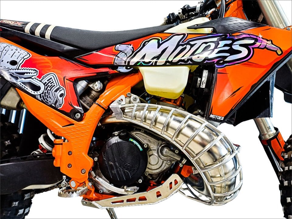 KTM/HQV/GG 250/300 2T 2023-2026 TBI için Darbe Plakalı Tel Ağızlık Koruyucusu