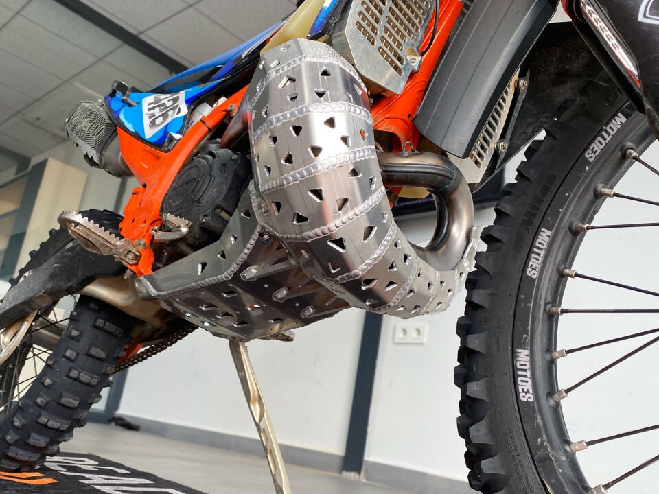 FMF FATTY için Egzoz Koruması - KTM/Husky/GasGas 250/300 TBI 2T Uyumlu Link Guard Including - #cccac9:SILVER (natural)