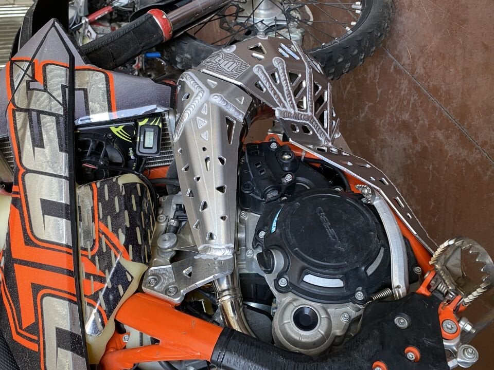 KTM/Husqvarna/GasGas 250-300 2T 2019-2023 Salyangoz Koruma Üst Uzatma