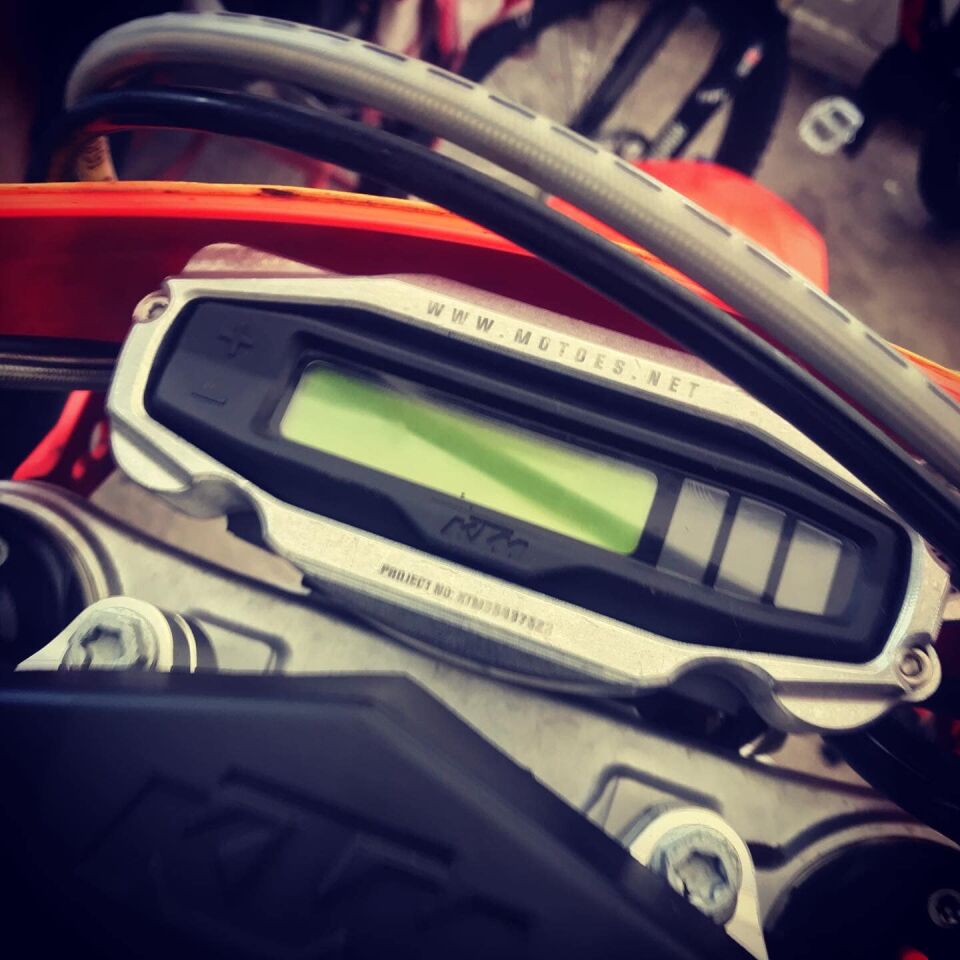 KTM 2015-2023 için Motoes Saat Koruma GREY