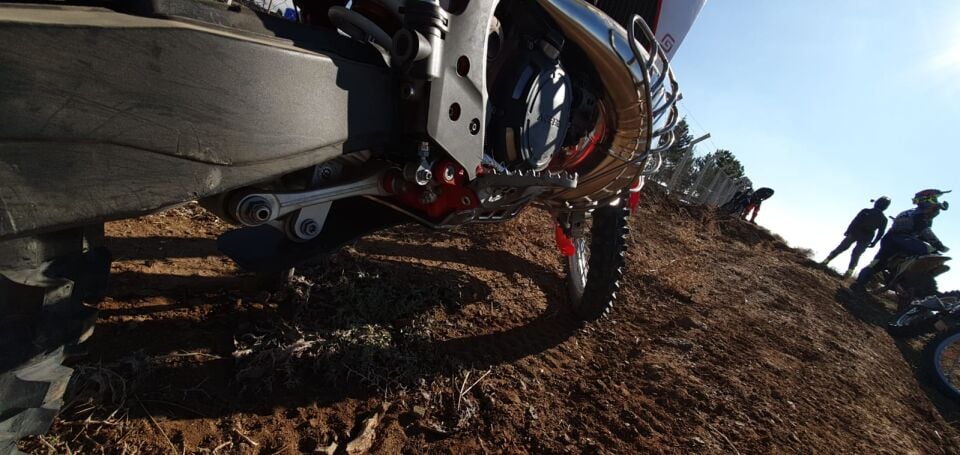 CRASH PLATE WITH PIPE PROTECTOR FOR MOTOES GASGAS 2020-2023 EC-250/300 2T