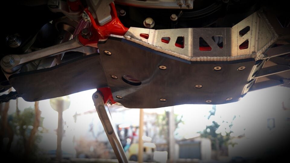 BETA XTRAINER 2015-2025 için Boru Korumalı Kaydırma Plakası