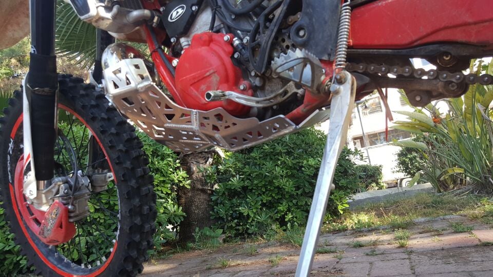 BETA 250/300 RR BORU KORUYUCULU KAYDIRMA PLAKASI-2014/2019